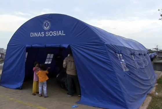 Tenda Pengungsi Tanah Longsor